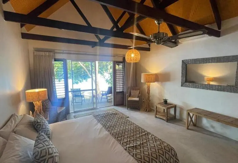 سوییت سوپریور با چشم‌انداز دریا, Tongan Beach Resort