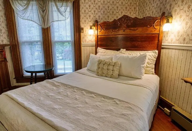 スタンダードルーム, Rockwell Falls Inn And Wine Bar