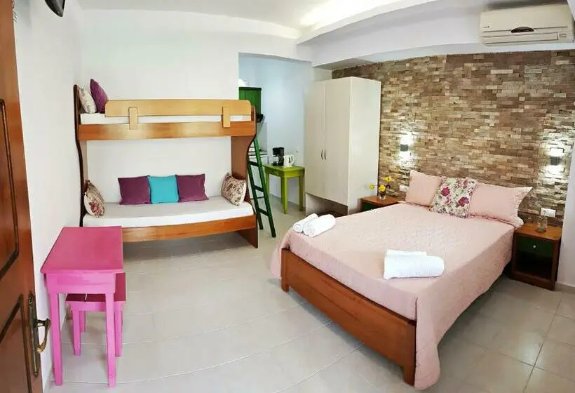 スタンダードスタジオ, Efrosini Hotel Apartments & Studios