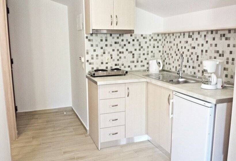 استودیوی سوپریور, Efrosini Hotel Apartments & Studios