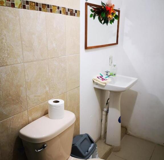 غرفه قياسيه سريرين مزدوجين, Hospedaje La Galerie