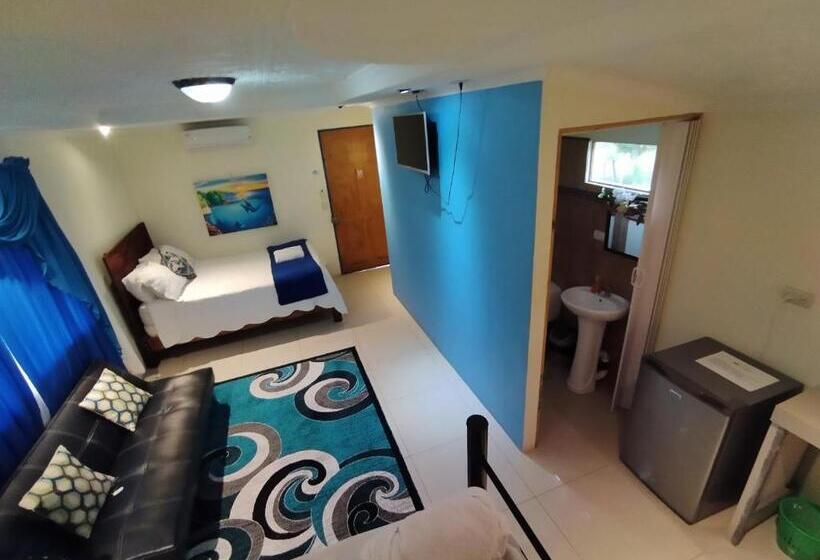 غرفة قياسية رباعية, Hospedaje La Galerie