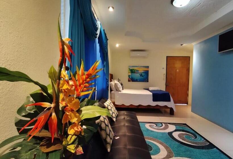 غرفة قياسية رباعية, Hospedaje La Galerie