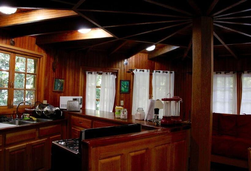 小室, Los Quetzales Ecolodge & Spa