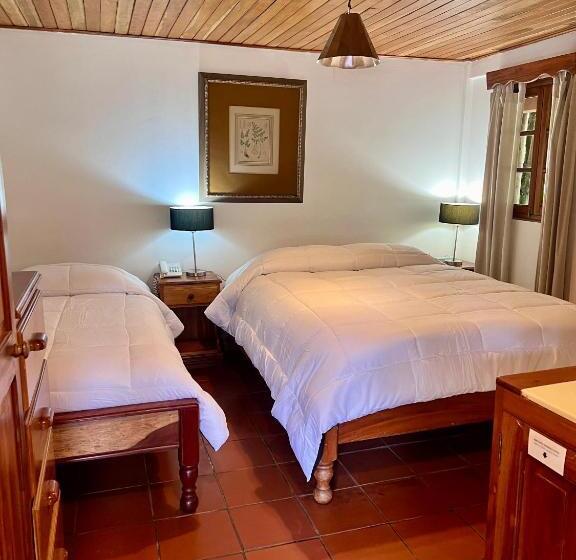 Номер Стандарт Вид на Озеро, Los Quetzales Ecolodge & Spa