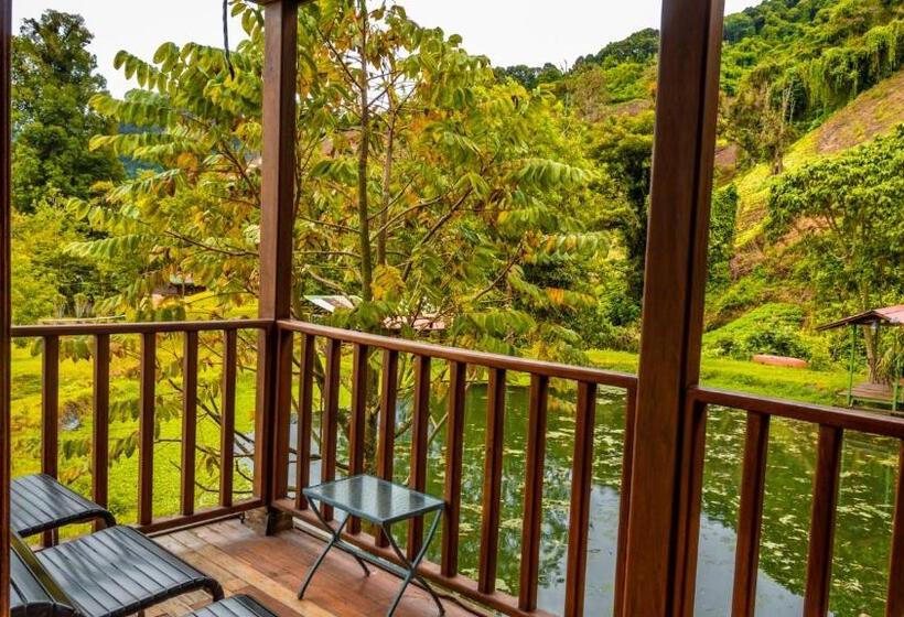 Люкс Deluxe Кровать Кинг, Los Quetzales Ecolodge & Spa