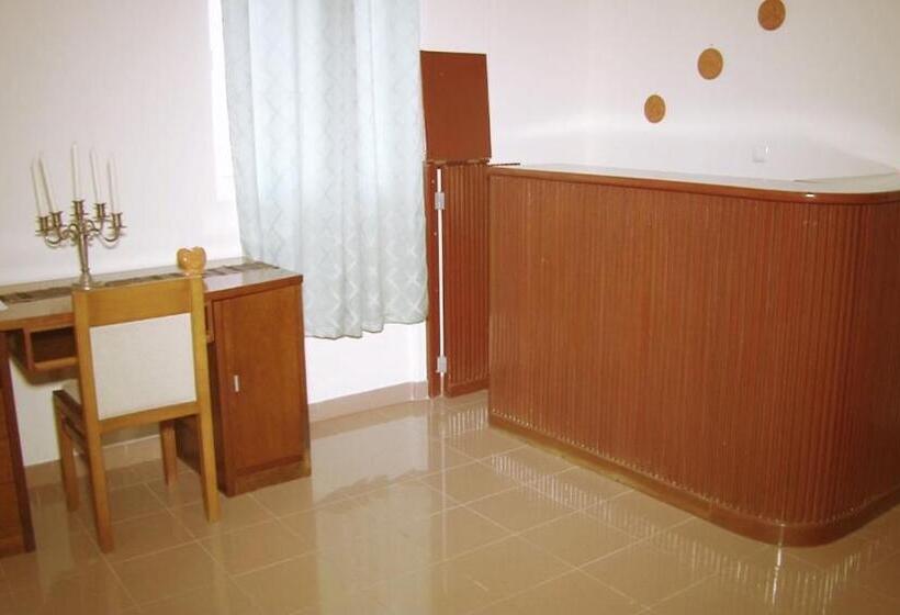 سوییت, Residencial Cosmos