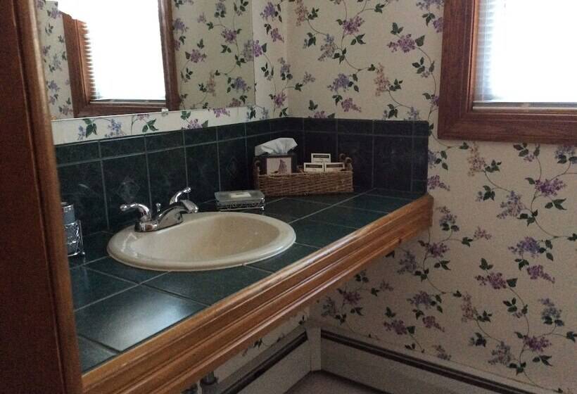 스탠다드 룸, Rockwell Falls Inn And Wine Bar