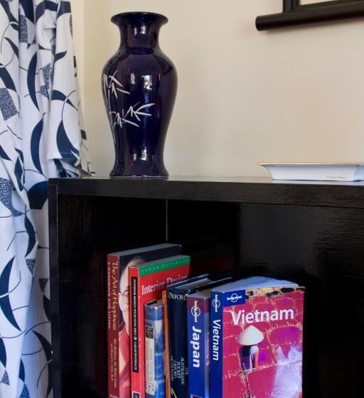 1间卧室的房子, At Eleven