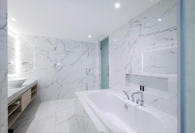 Полулюкс, Dream Of Aventus Hotel Kuta