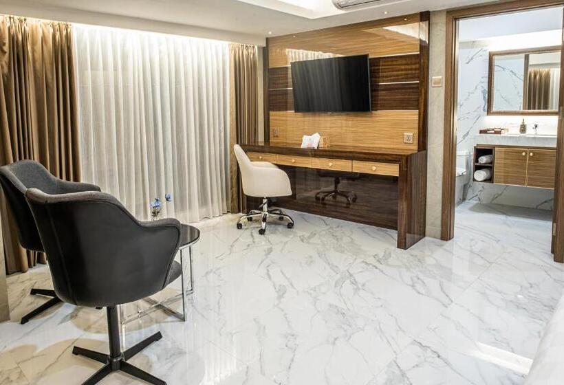 Президентский Люкс, Dream Of Aventus Hotel Kuta