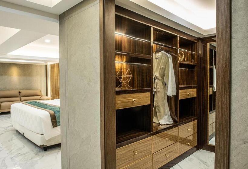 Президентский Люкс, Dream Of Aventus Hotel Kuta