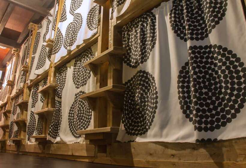 ルームシェアのワンベッド, Hostel Nakamura Kobe