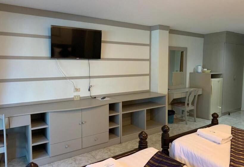 اتاق استاندارد با چشم‌انداز استخر, Blue Garden Resort Pattaya