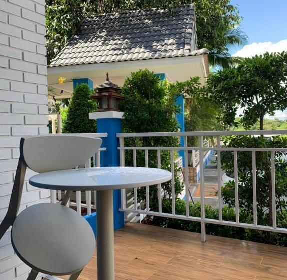 اتاق استاندارد با چشم‌انداز استخر, Blue Garden Resort Pattaya