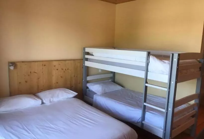 Standard Neljän Hengen Huone, Hôtel Valery