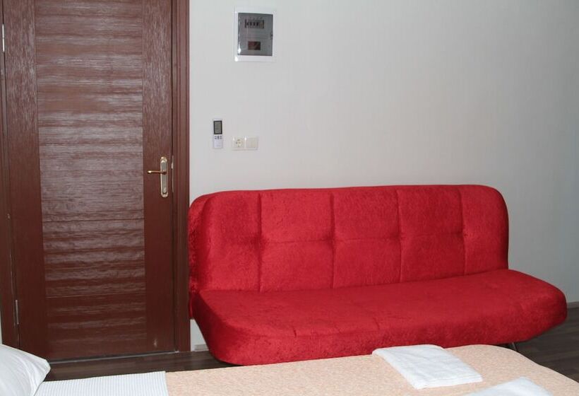 Quarto Triplo Standart, Life