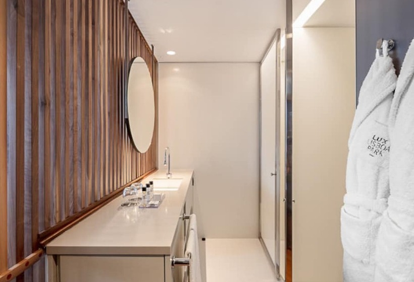 اتاق لوکس با بالکن, Lux Lisboa Park