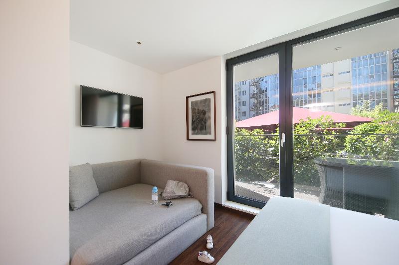 اتاق لوکس خانوادگی, Lux Lisboa Park