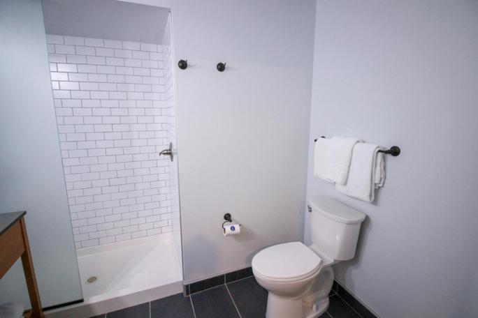 带大床的套房, Pier B Resort