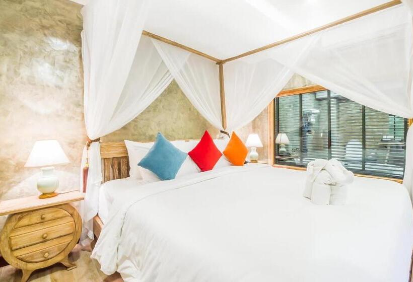 Номер Deluxe, The Chaya Resort And Spa