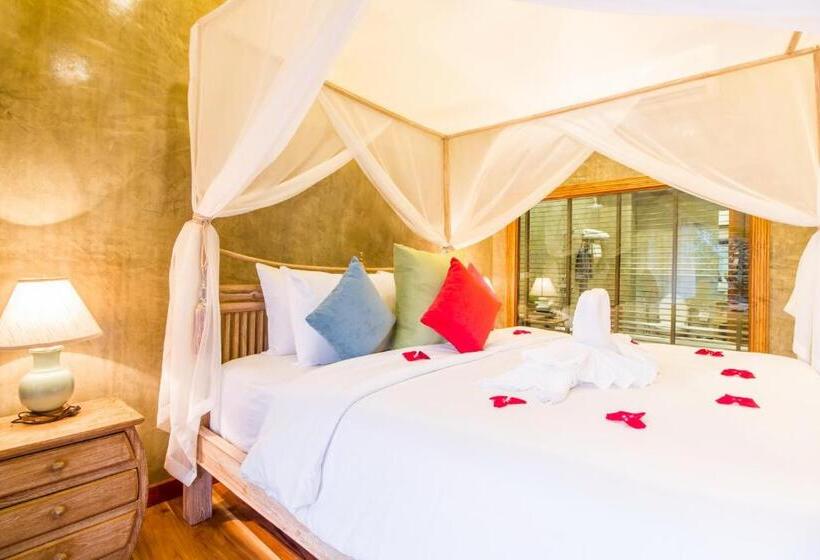 Номер Executive Вид на Бассейн, The Chaya Resort And Spa