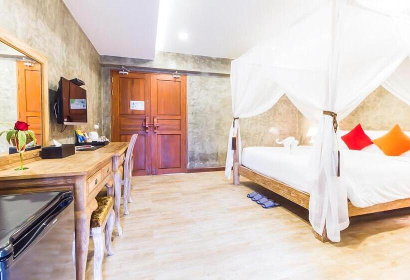 Номер Deluxe, The Chaya Resort And Spa