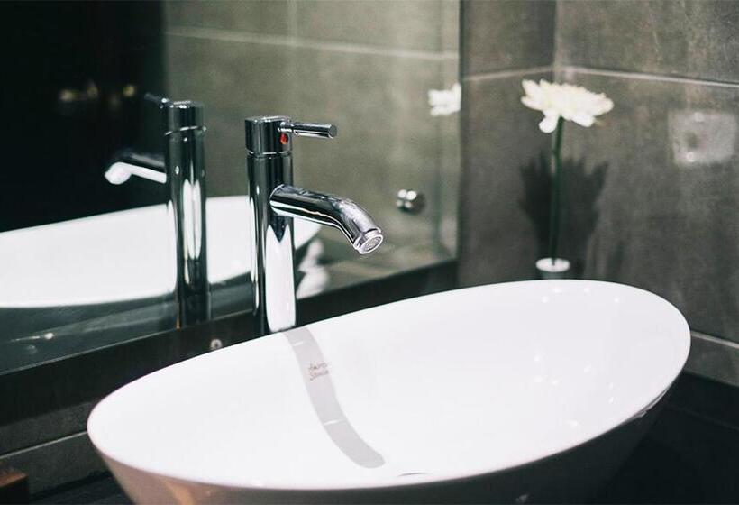 디럭스 룸, The Visala Boutique Suites Seminyak