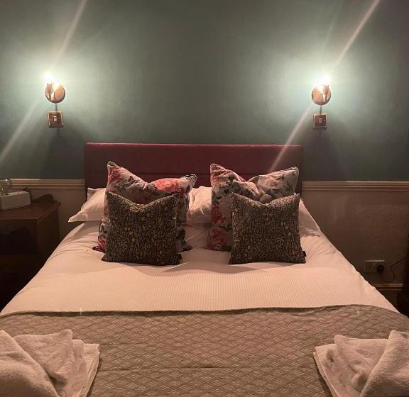 ファミリールーム, The White Hart