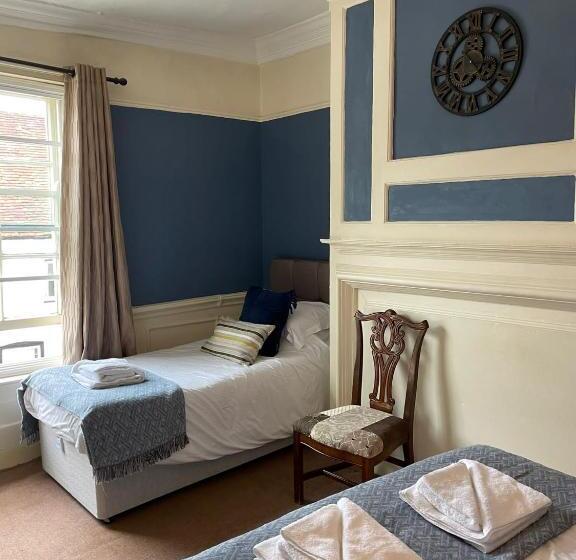 ファミリールーム, The White Hart