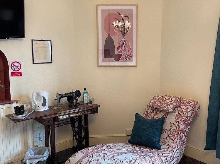 スタンダードルーム, The White Hart