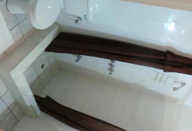 اتاق استاندارد با 2 تخت دوبل, Top Ranking Hill View Guesthouse