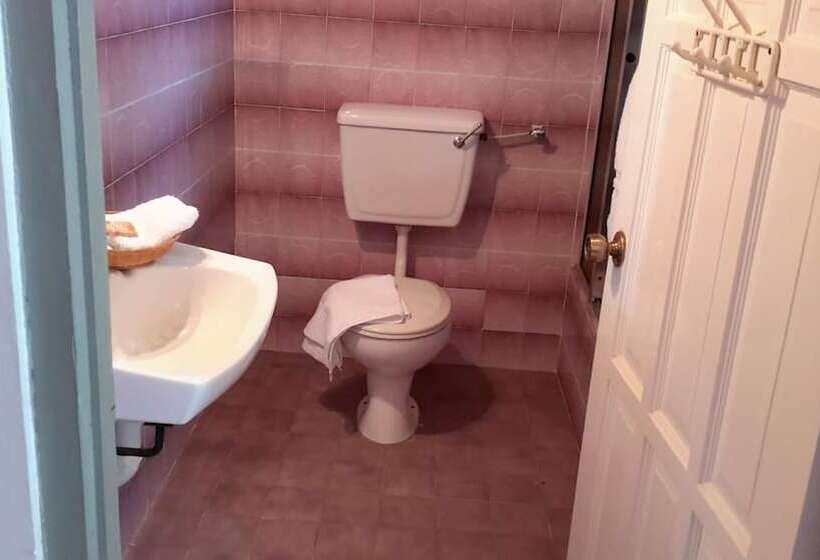 اتاق استاندارد, Top Ranking Hill View Guesthouse