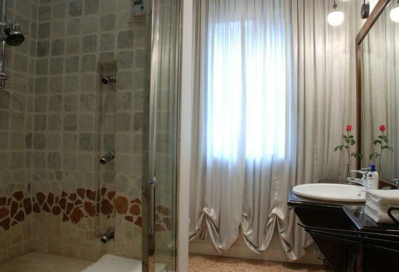 اتاق استاندارد با سرویس بهداشتی مشترک, Locazione Turistica Gioia