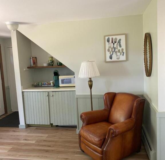 غرفة ديلوكس سرير كينج, The Wildflower Inn