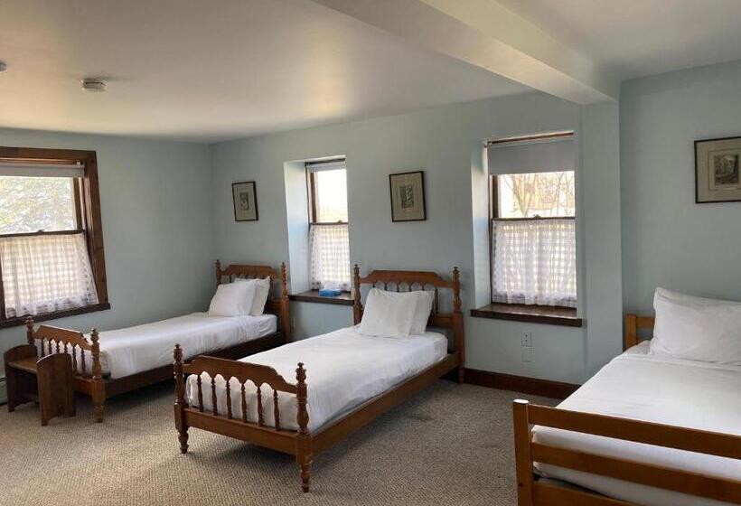 جناح غرفتين نوم, The Wildflower Inn