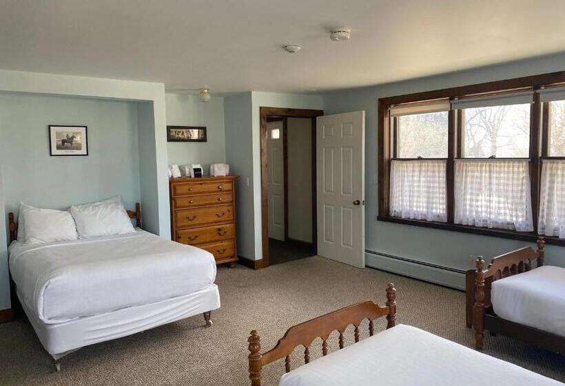 جناح غرفتين نوم, The Wildflower Inn