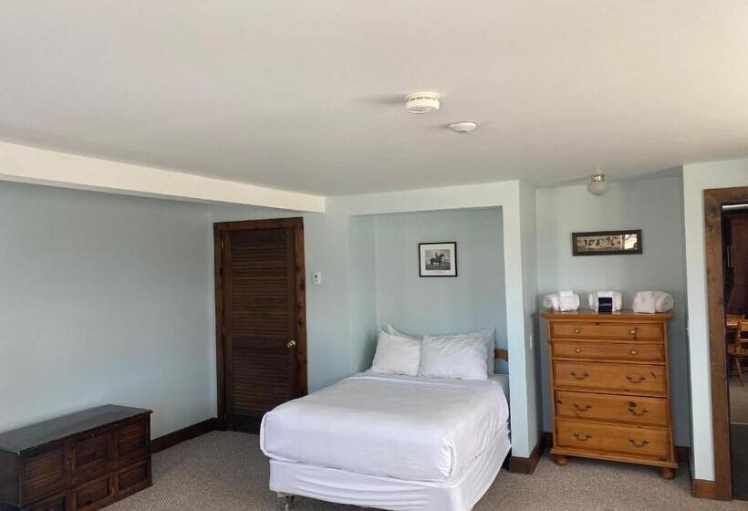 جناح غرفتين نوم, The Wildflower Inn