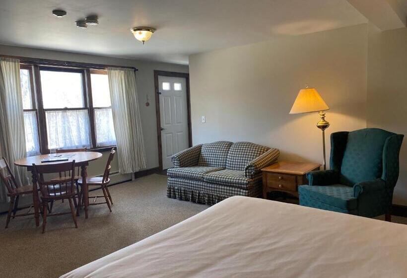 جناح غرفتين نوم, The Wildflower Inn