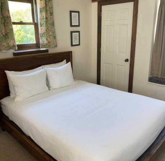 Family Suite, The Wildflower Inn