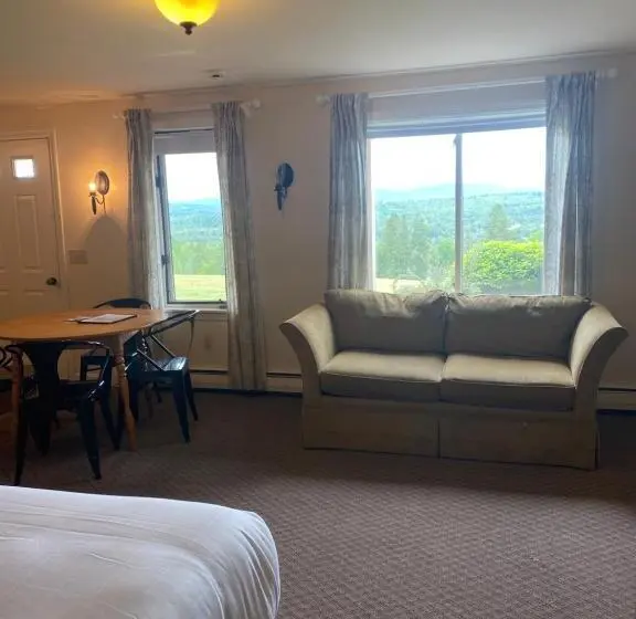 Deluxe Neljän Hengen Huone, The Wildflower Inn