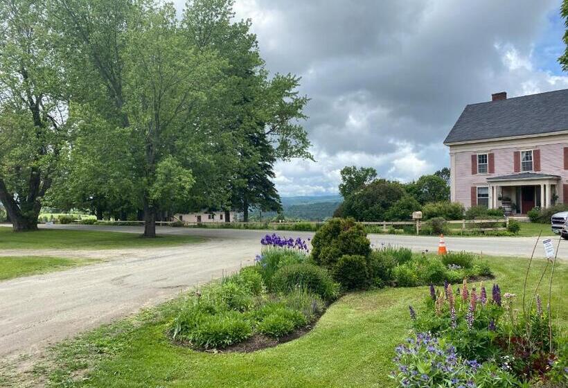 Люкс 3 Спальни, The Wildflower Inn