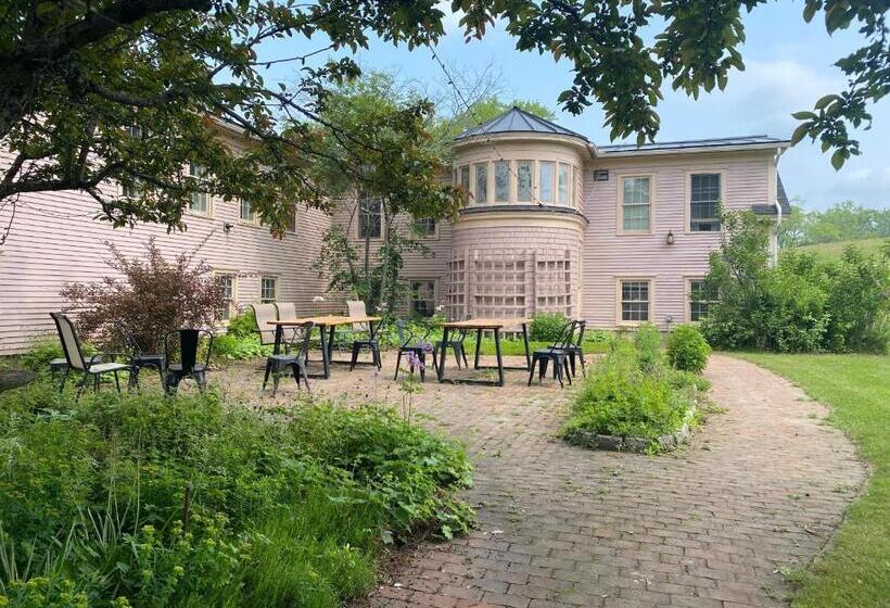 جناح 3 غرف نوم, The Wildflower Inn