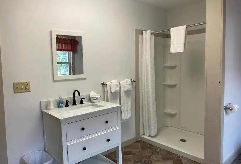 3 Bedroom Suite, The Wildflower Inn