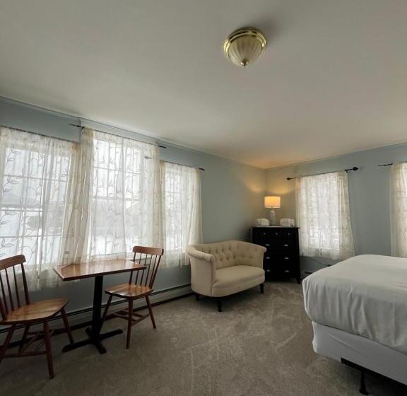 جناح ديلوكس سرير كينج, The Wildflower Inn