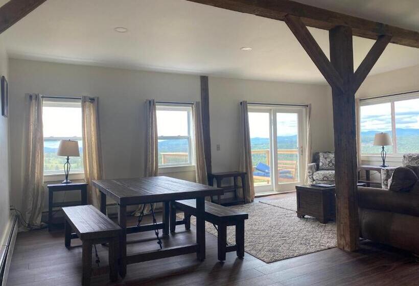 جناح مزوَّد بشرفة, The Wildflower Inn