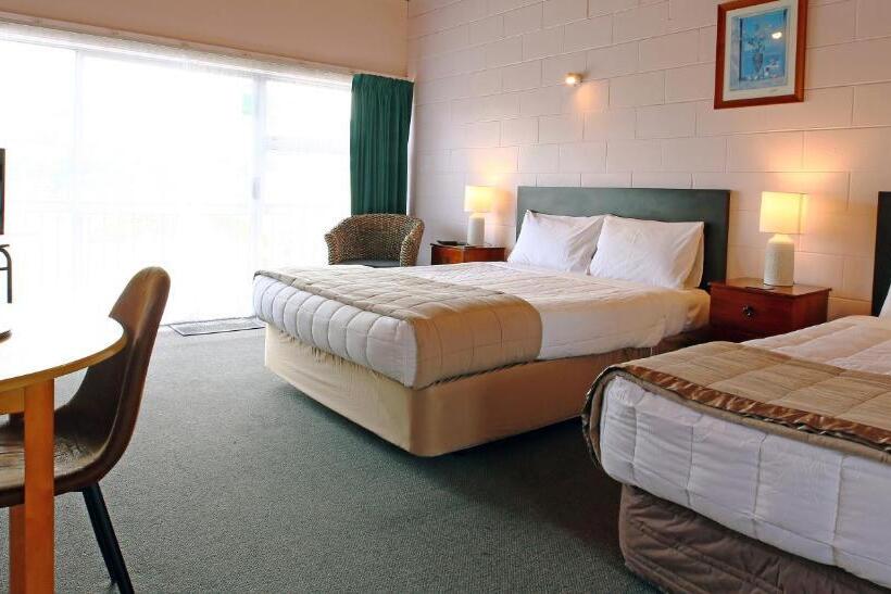 Студия Стандарт, 289 Midway Motel