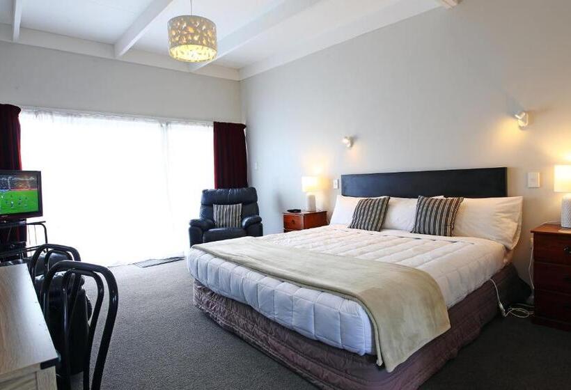 סטודיו סטנדרט, מיטה זוגית, 289 Midway Motel