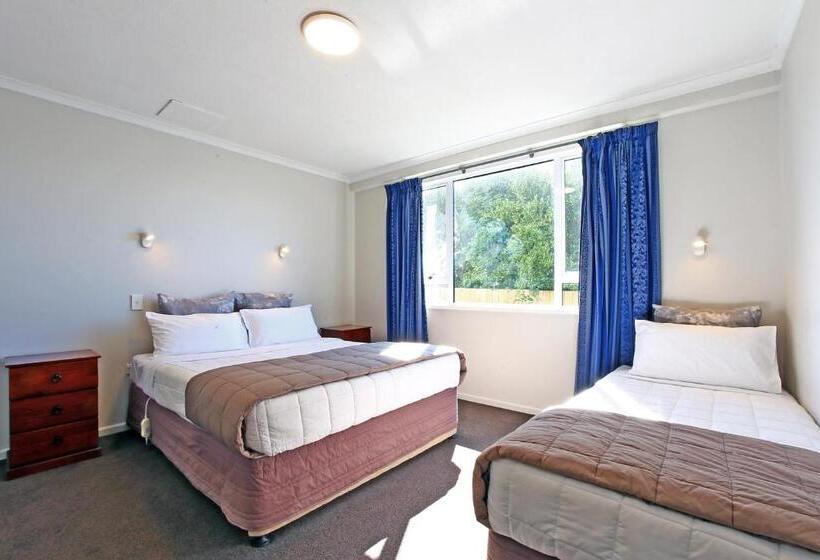 חדר משפתחתי סופריור, 289 Midway Motel