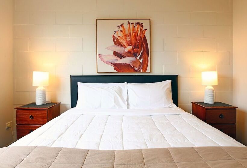 דירת שני חדרים, 289 Midway Motel